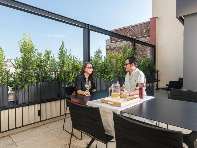 Penthouse with terrace for rent in Eixample