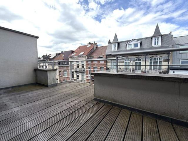 Penthouse with Terrace in Chatelain