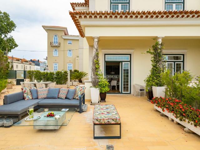 Penthouse T2+1 no Monte Estoril, vista ma