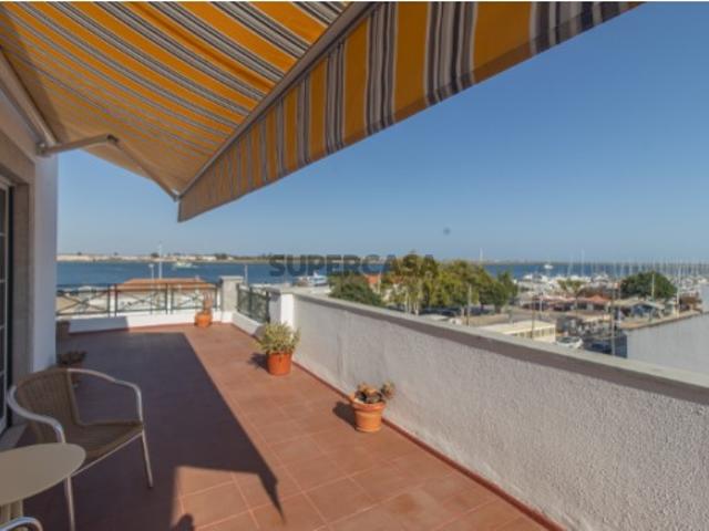 Penthouse T2 com vistas panorâmicas de Rio e Mar
