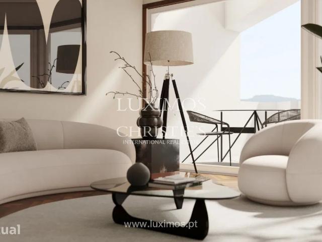 Penthouse T2 duplex com terraço para venda na Baixa do Porto