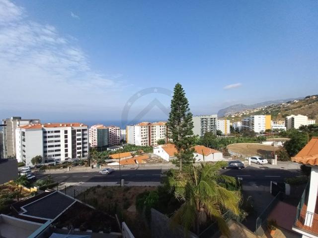 Penthouse T2 Dúplex 168m² São Martinho