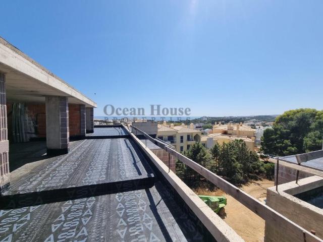 Penthouse T2 novo com vista Mar, piscina e garagem, a 700 me. 81m² Albufeira Olhos de Água