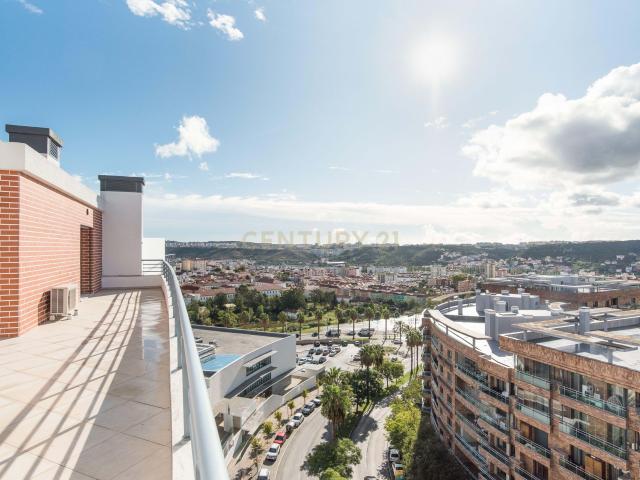 Penthouse T3+1 | Colinas do Cruzeiro | Odivelas