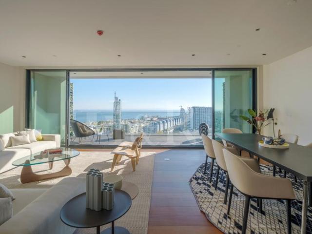 Penthouse T3+1 duplex, com fantástica vista rio, no Martinha. 172m² Parque das nações