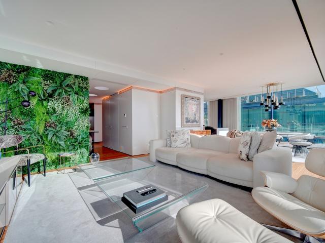Penthouse T3, com mais de 170 m2 de espaço exterior, no Centro Histórico de Cascais a 130 metros da praia