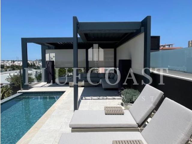 Penthouse T3 com Piscina Privada, Vista Panorâmica e Acabamentos de Luxo