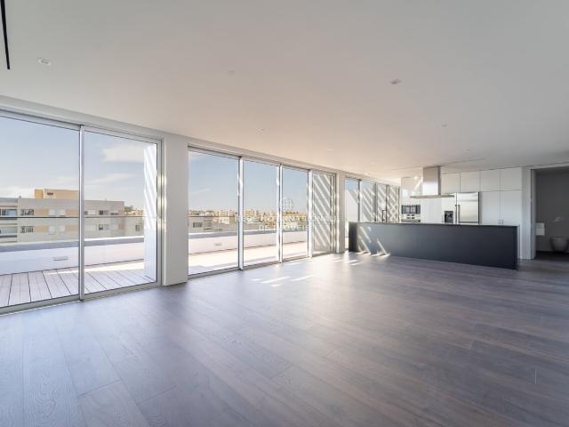 Penthouse T3 com terraço, em novo empreendimento na Sra. da Hora