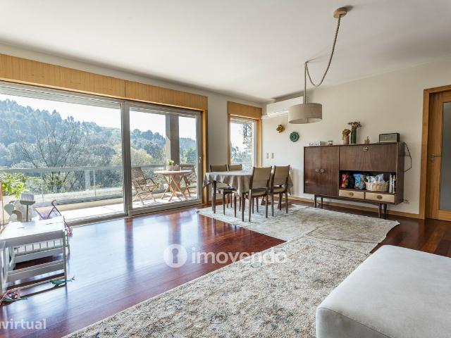 Penthouse T3, com terrao de 140m2 e garagem, em Gondomar