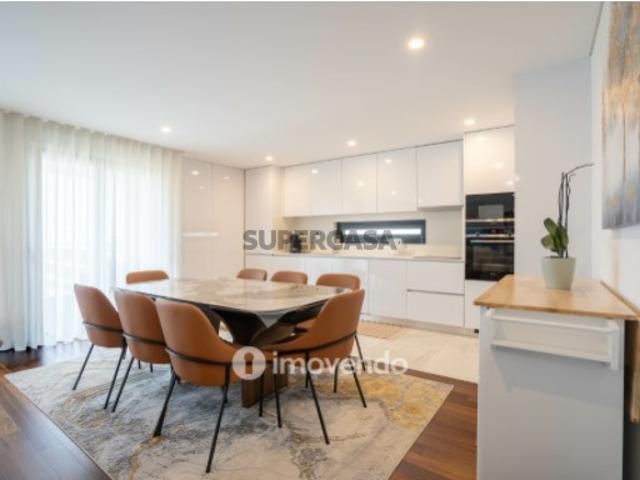 Penthouse T3 com varandas com vista mar e garagem, na Madalena