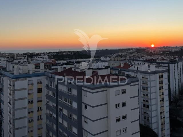 Penthouse T3 com Vista Espetacular para a cidade e rio, Carnaxide, Lisboa