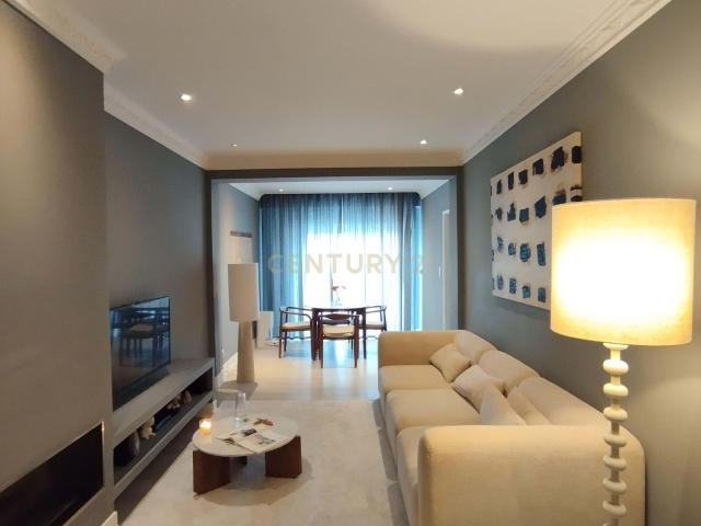 Penthouse T3 com Vista Panorâmica em Rio de Mouro, Sintra