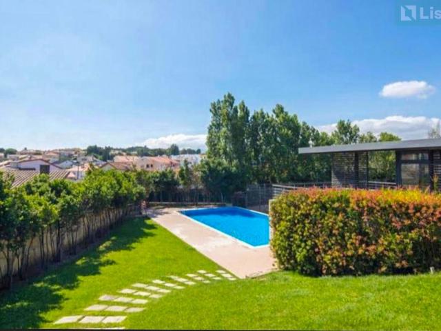 Penthouse T3 Condomínio Privado Villagio Manique