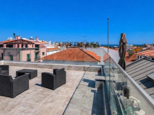 Penthouse T3 à venda no Centro de Cascais