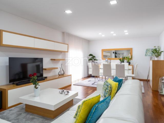 Penthouse T3 área privativa 172 m² e terraço com 104 m² último piso