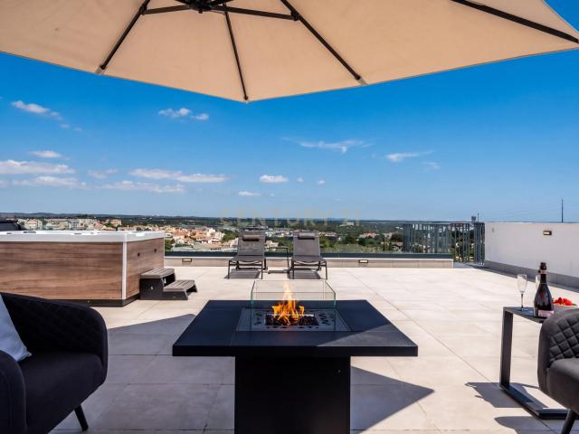 Penthouse T3 de Design com Jacuzzi e Lareira Roof top de 90m² com Vista 360º em Portimão