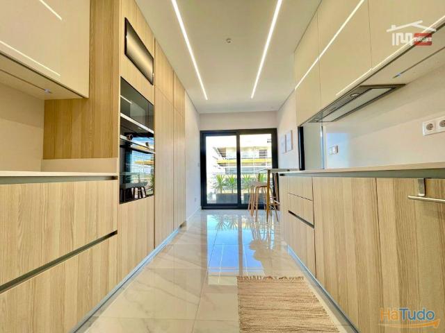 Penthouse T3 de Luxo com 196 m², 3 Suítes, Varandas e Equipamentos Premium | Urbanização Pinus | 26084094734