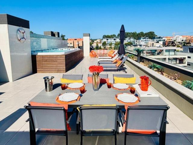 Penthouse T3 de Luxo em Canidelo | Vista Mar & Rooftop Priva. 135m² Canidelo