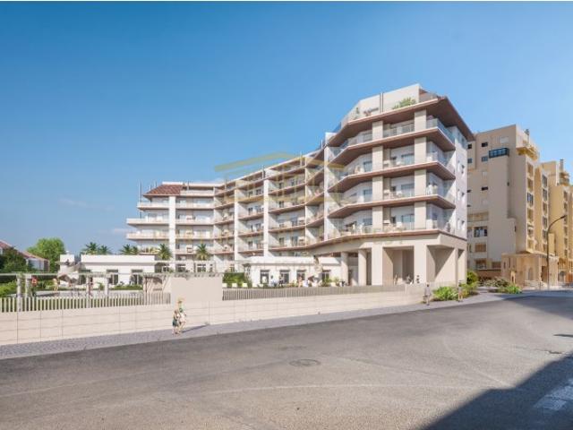 Penthouse T3 de Luxo em Quarteira em Construção