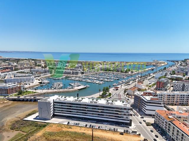 Penthouse T3 de Luxo junto à Marina de Lagos com Vista Mar / Rio e Terraço Privativo