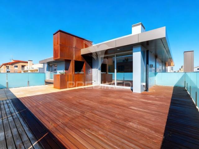Penthouse T3 de Luxo no Centro de Barcelos — Avenida Nuno Álvares Pereira
