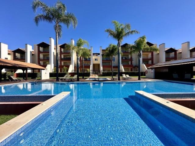 Penthouse T3 Exclusiva em Vilamoura, com Vista para o Golfe e o Mar