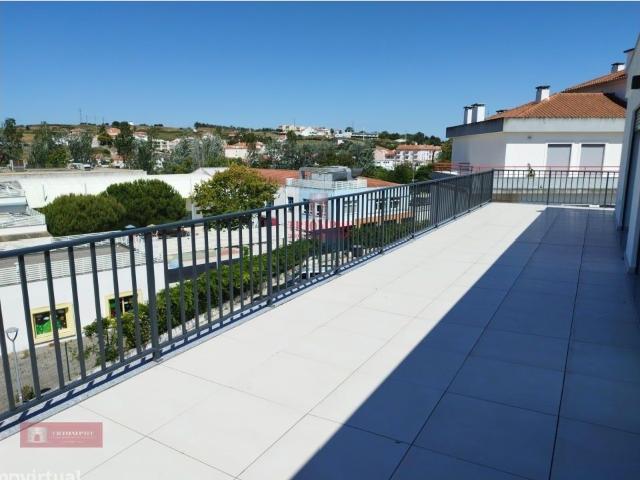 Penthouse T3 Novo Garagem Terrao, Centro Lourinh