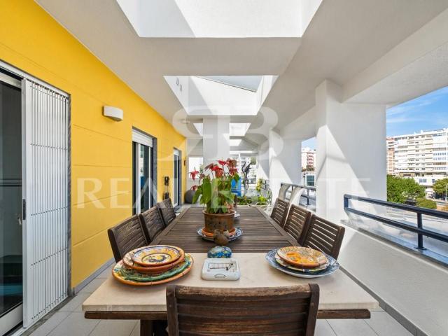 Penthouse T3 +Terraços + Vista + 2 Garagem + Arrecadação P. 208m² Paco de arcos