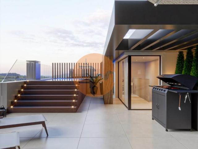 Penthouse T4+1 novo com piscina privativa e garagem em box 273m² Faro sé e são pedro