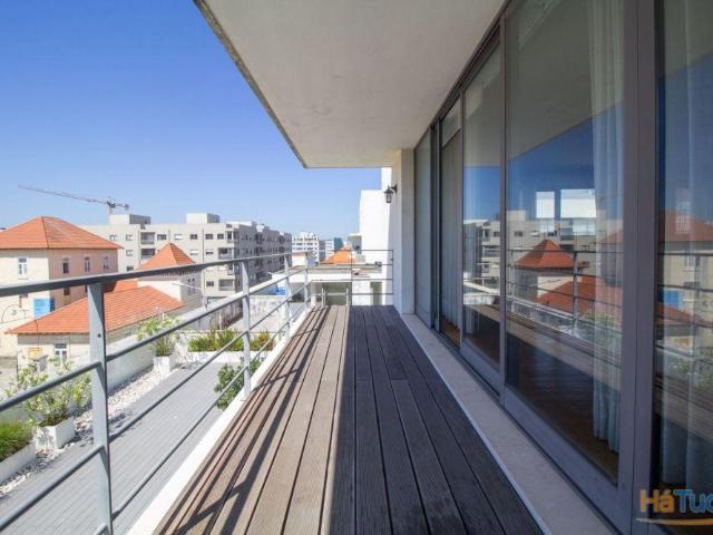 Penthouse T4+1 duplex em Matosinhos Sul | 26063860685