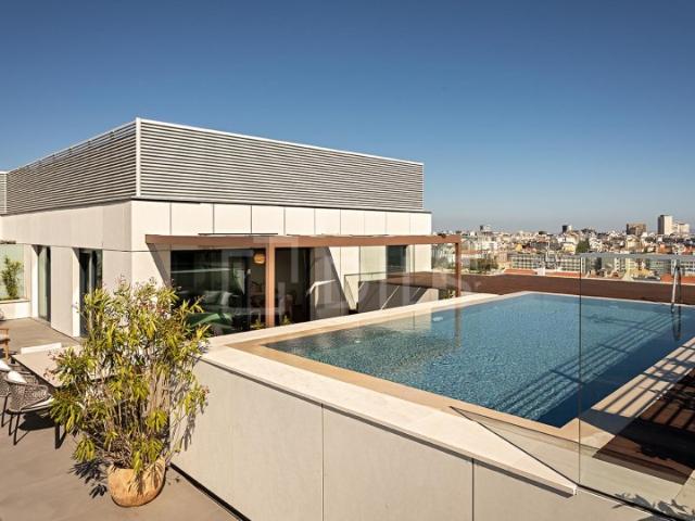 Penthouse T4, com piscina e terraço nas Avenidas Novas, Lisboa