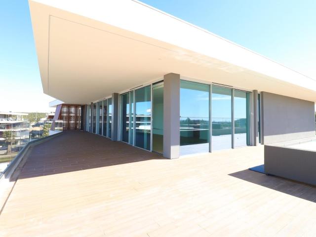 Penthouse T4 com Piscina e Terraço de 318 m2 | Native Orion, Belas