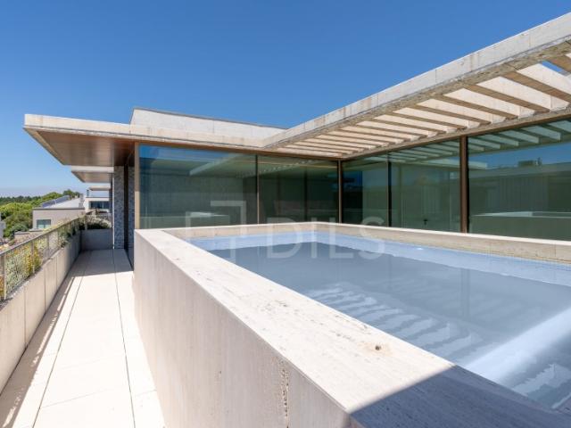 Penthouse T4 com Piscina Privativa em Nevogilde, Foz do Douro