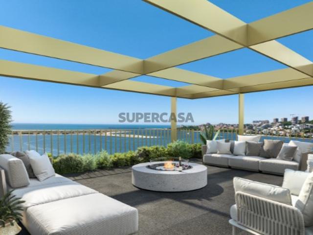 Penthouse T4, com Terraço e Jacuzzi, no 6º Andar com vistas para o Rio Douro
