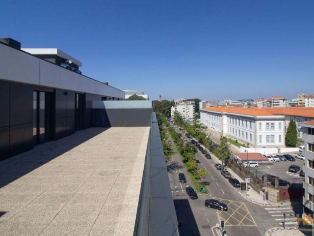 Penthouse T4 com Terraço na Avenida da Boavista | 26073860701