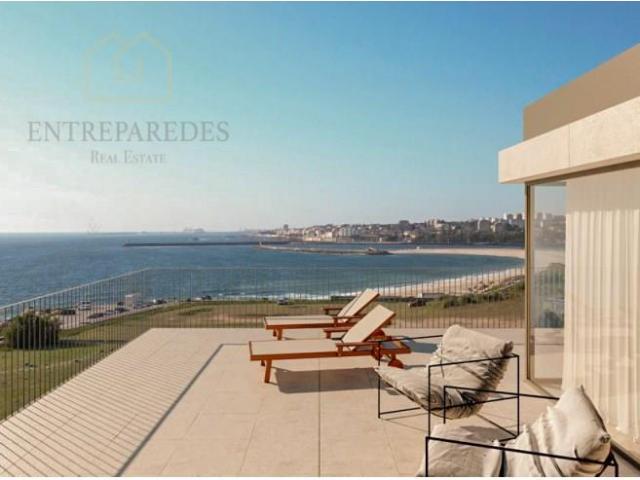 Penthouse T4 com varanda e vista mar para comprar em Canidel. 166m² Canidelo