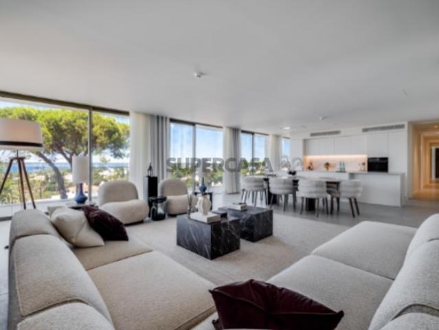 Penthouse T4 de Luxo com Rooftop Privado, Piscina e Cozinha Exterior em Carvoeiro