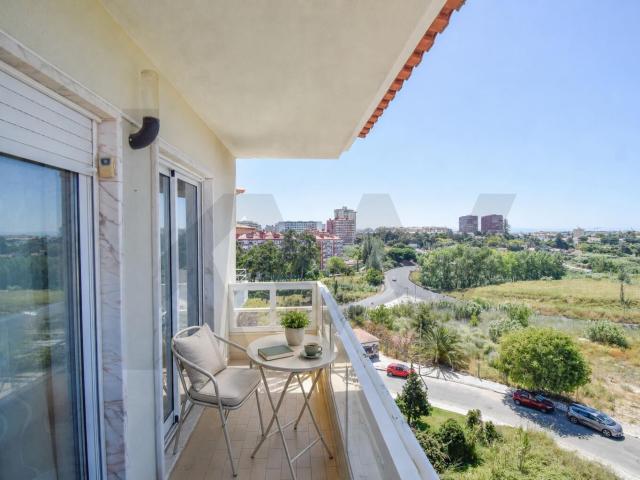 Penthouse T4 de piso inteiro com Vista Panorâmica | Privacidade, Exclusividade e Conforto