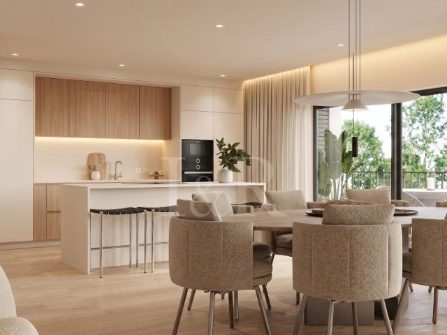 Penthouse T4 duplex com terraços e estacionamento em Caxias
