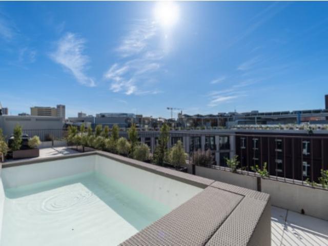 Penthouse T4 no centro histórico, com piscina privada e 4 lugares garagem