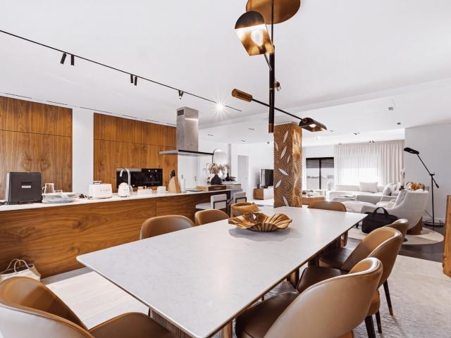 Penthouse T4 Renovada | Terraços | 2 Suítes | 3 Lugares Garagem | Paranhos