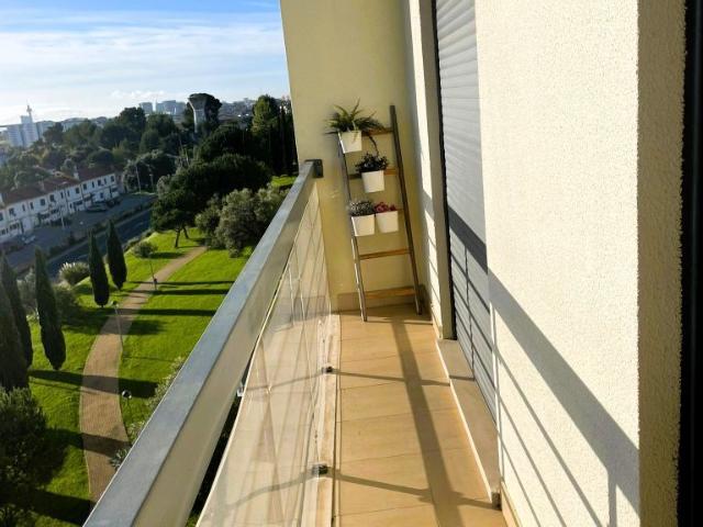 Penthouse T4 Quinta da Parreirinha Vende se
