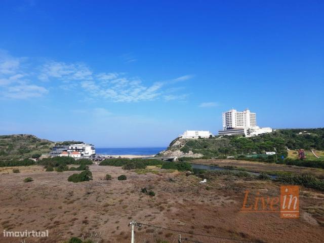 Penthouse T5+1 com Piscina e Vista de Mar na Praia de Santa Rita em.