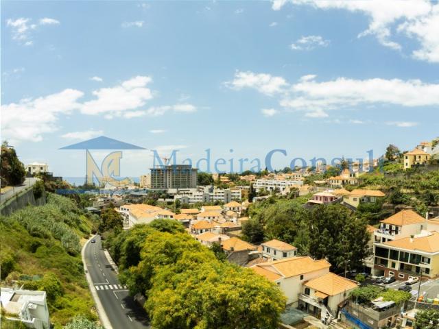 Penthouse T6 de Luxo no Centro do Funchal Vista Mar e Exclusividade