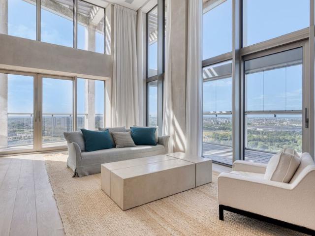 Penthouse te koop voor 2000000 euro met 2 slaapkamers
