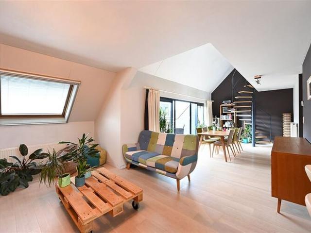 Penthouse te koop voor 378000 euro met 2 slaapkamers