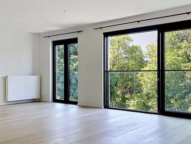 Penthouse te huur in Etterbeek voor € 4.200 met 3 slaapkamers