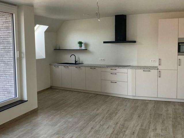 Penthouse te huur in Oordegem voor € 895 met 2 slaapkamers