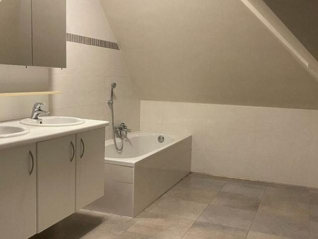 Penthouse te huur in Sleidinge voor € 680 met 1 slaapkamer
