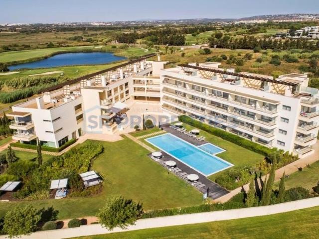 Apartamento Triplex T2+2 com Terraço na Cobertura em Vilamou. 213m² Quarteira